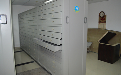 醫(yī)院藥房有密集架嗎,病歷密集架屬于醫(yī)療設(shè)備嗎